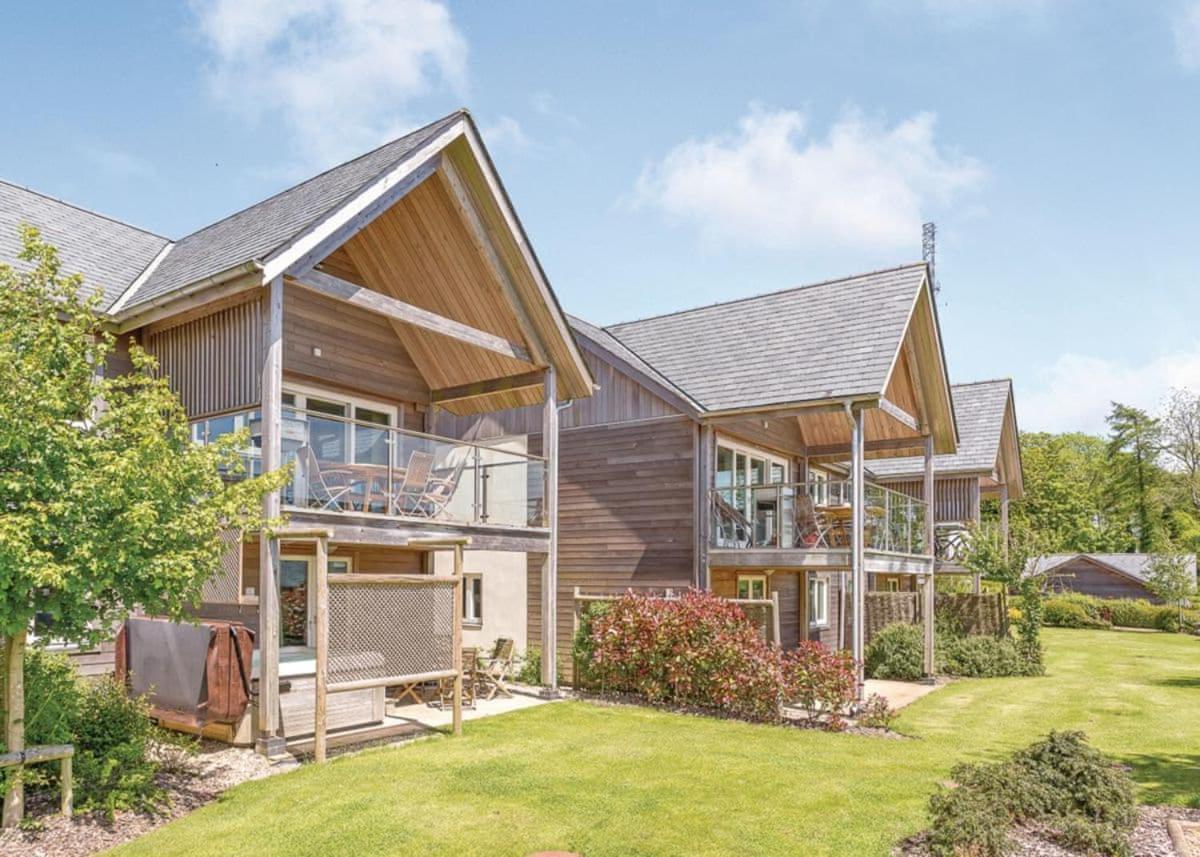 Swandown Lodges Chard Exterior foto