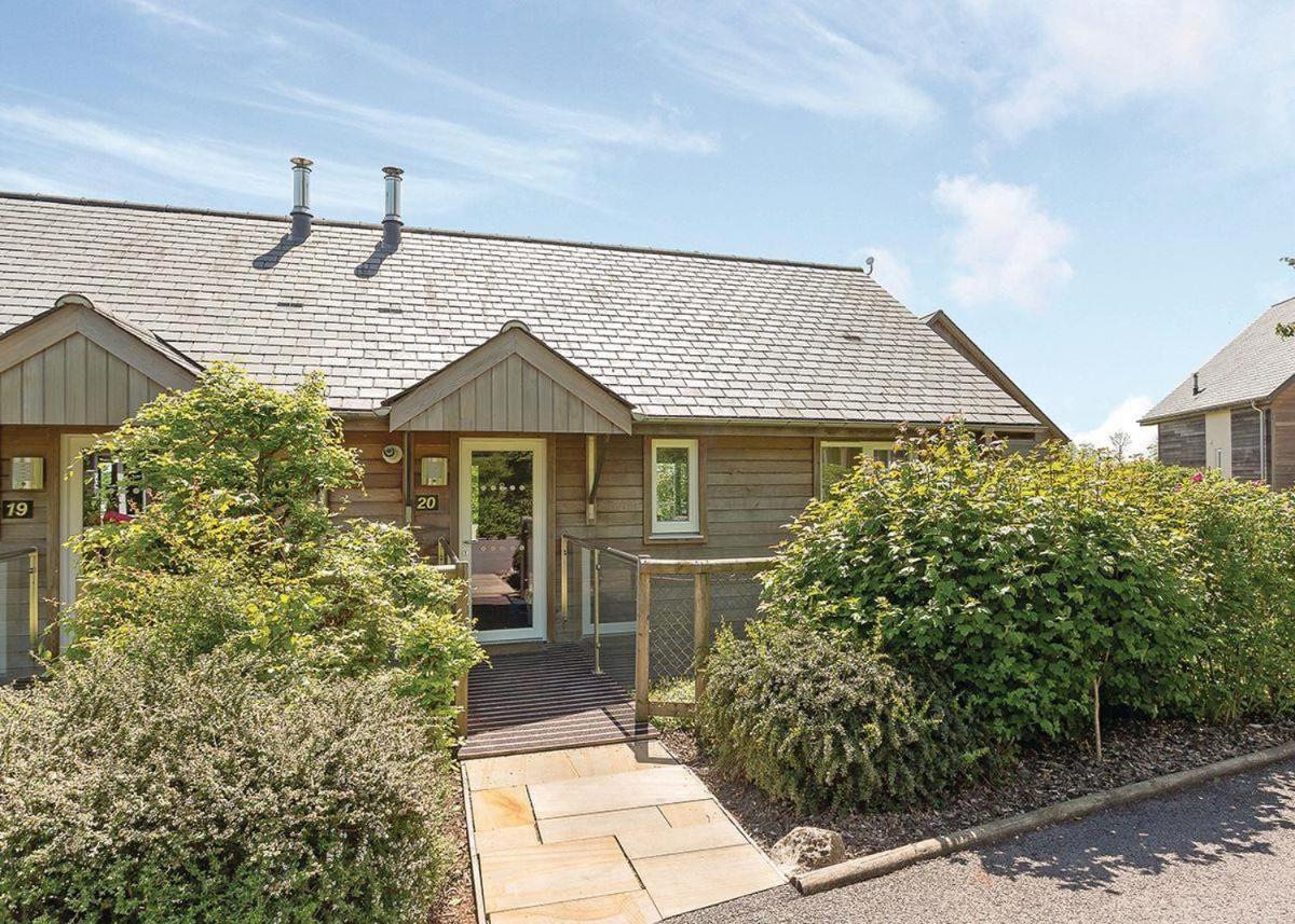 Swandown Lodges Chard Exterior foto
